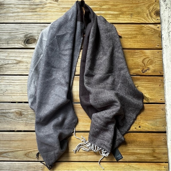 H&M blanket scarf - Picture 2 of 7